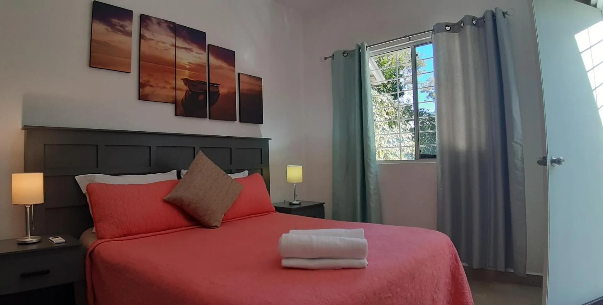 Corte De Los Angeles 푸에르토 모렐로스